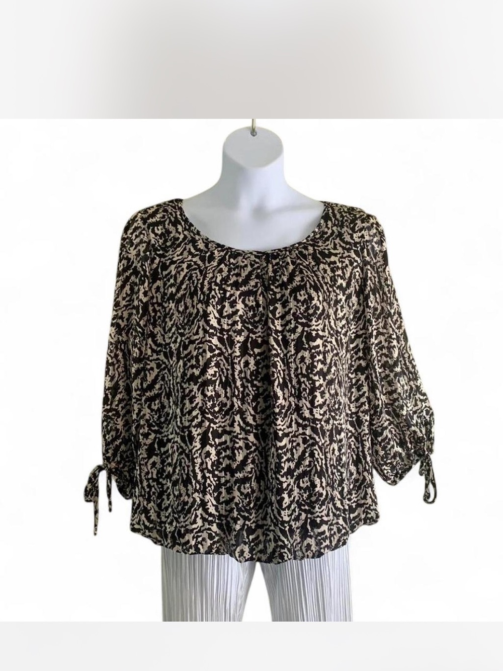 Cottage Office Printed Black and Cream Tie-Sleeve Blouson top size 1X